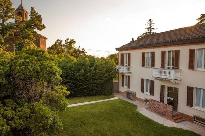 Casa vacanza per 2 persone, con Balcone e Terrazza nonché Giardino e Piscina a Vignale Monferrato