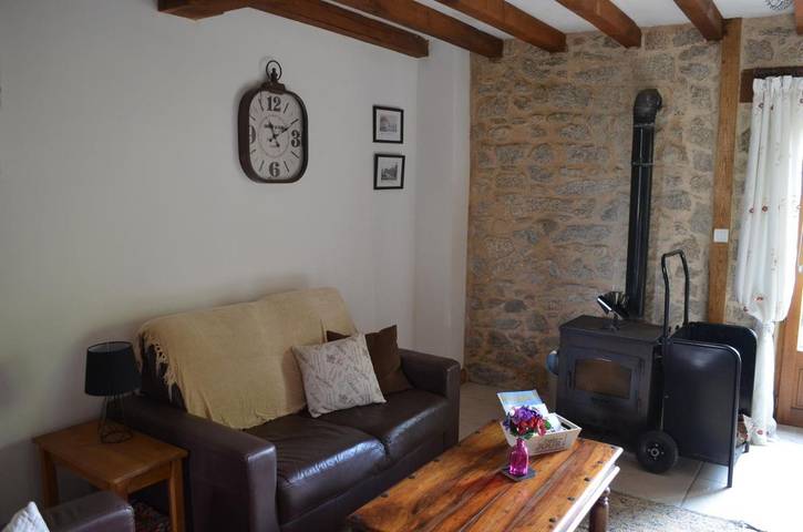 Location de vacances pour 4 personnes, avec piscine et jardin à Piégut-Pluviers - 4