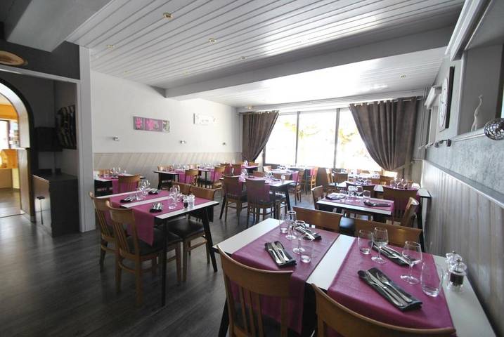 Hôtel pour 2 personnes, avec terrasse, animaux acceptés dans Cascades du Hérisson - 3