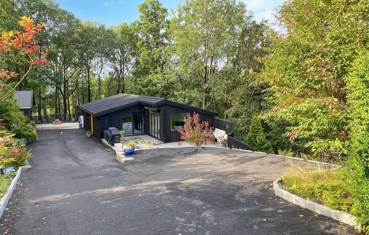 Ferienhaus für 10 Personen, mit Ausblick und Terrasse sowie Garten in Vindafjord