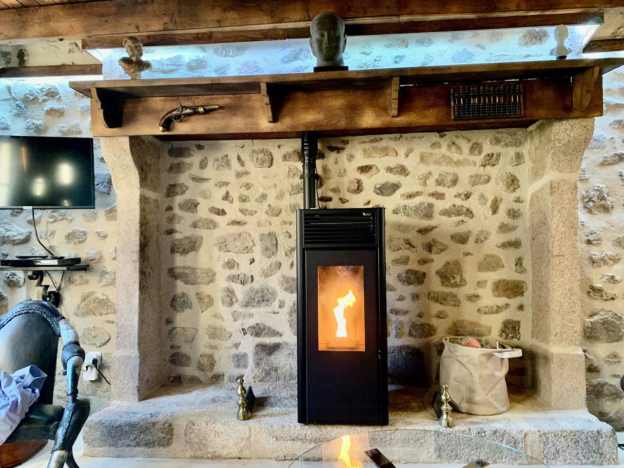 Residencias gemelas en el Plateau de Millevaches in Croze, Parque Natural Regional de Millevaches en Lemosín