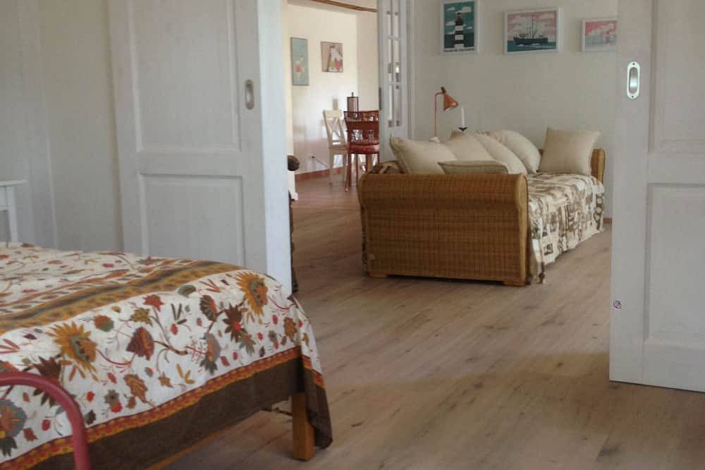 Ganze Wohnung, Gutshaus Vieregge - Südwestflügel in Vieregge, Neuenkirchen (Rügen)