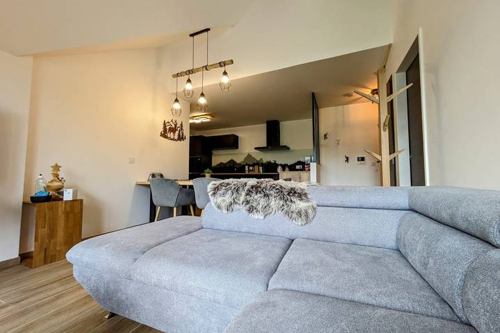 Gîte pour 6 personnes, avec terrasse à Les Déserts - 3