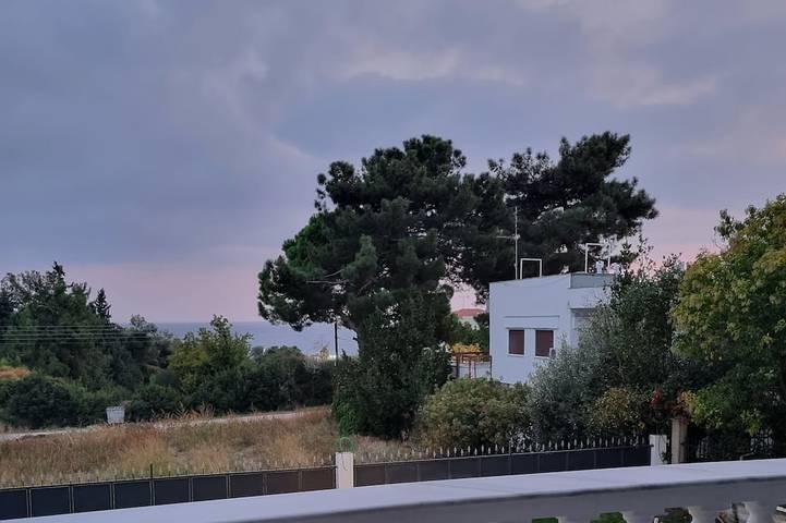 Gîte pour 8 personnes, avec jardin et balcon, animaux acceptés dans Nea Kallikratia