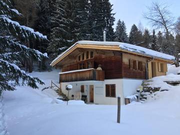 Hütte für 7 Personen, mit Balkon und Garten, kinderfreundlich in der Lenzerheide