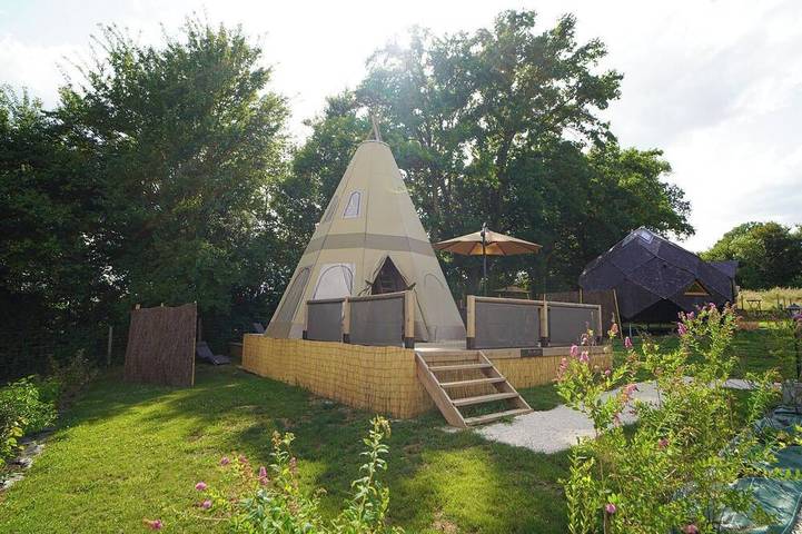 The Luxury Two-Story Teepee in Auxerre region
