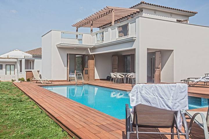 Villa für 6 Personen, mit Pool und Balkon sowie Garten in Ayia Napa