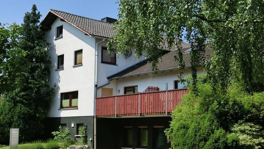 Ferienhaus für 26 Personen, mit Pool und Garten sowie Balkon, mit Haustier in Bad Zwesten