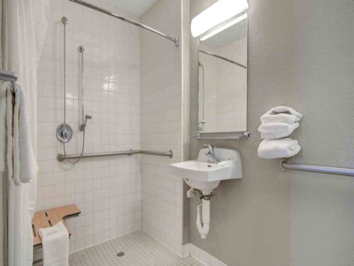 Apartamento entero, Acogedora habitación con 2 camas matrimoniales | Mini refrigerador in San José, Silicon Valley