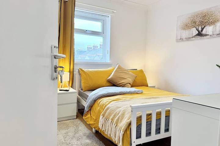 Stylish 3 bed house near city centre - Sleeps 8 in Cardiff, Cardiff und Umgebung