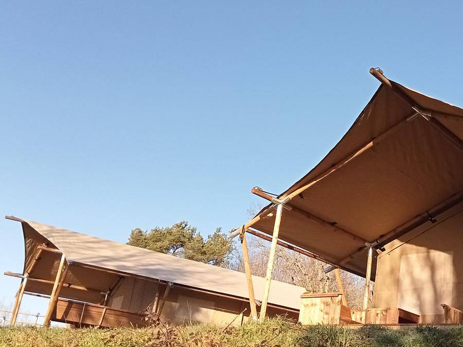 Camping La Perle - Tente en toile et en bois 5 personnes - Tente Safari Colorado in Saint-Médard-la-Rochette, Région d'Aubussargues