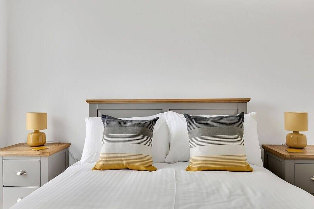 Luxury 3 bed apartment Mount Wise Plymouth parking in Plymouth, South West England