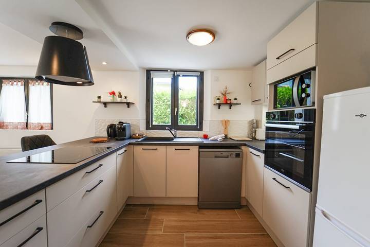 Gîte pour 2 personnes, avec jardin et terrasse en Haute-Savoie - 4