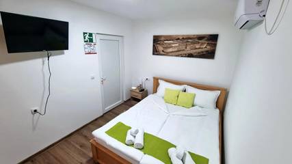 Gîte pour 3 personnes, avec jardin à Kladovo
