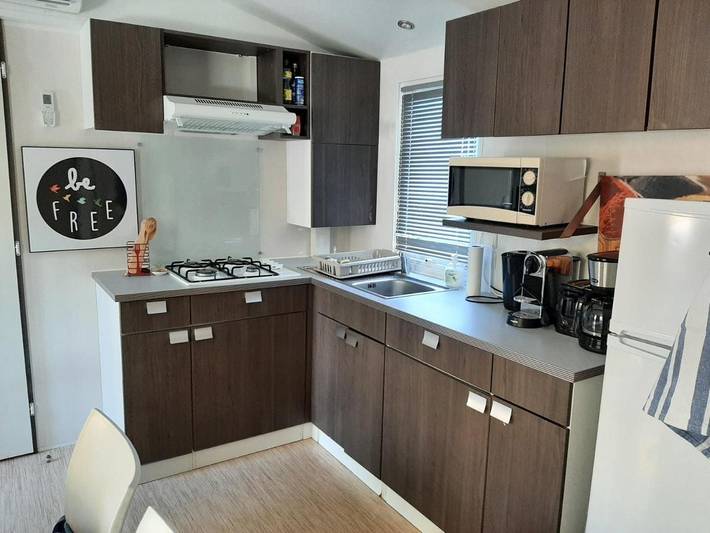 Camping pour 6 personnes, avec piscine et jardin, animaux acceptés à La Roque-d'Anthéron - 4