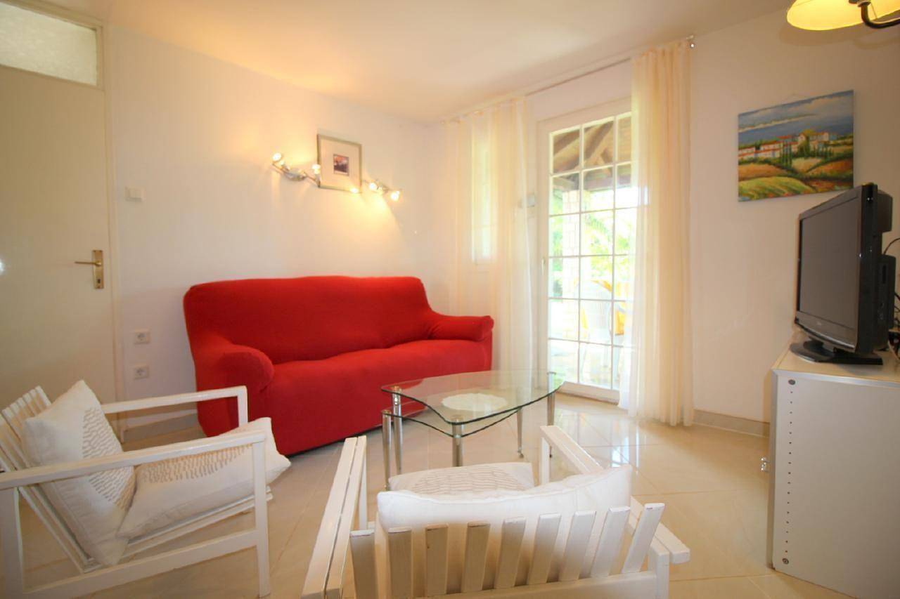 Ferienhaus Manja in Porec mit gepflegtem Garten in Mali Maj, Poreč