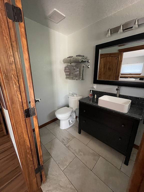 Clean & comfortable home near hot springs, wedding venues & downtown Buena Vista in Buena Vista, Chaffee County