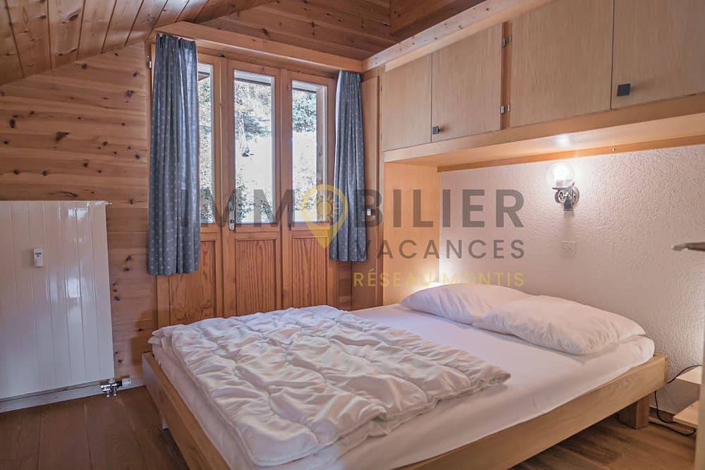 Ganze Wohnung, Spacieux et confortable 2.5 pièces avec mezzanine, rénové. Idéal pour 2 (à 4) personnes. Situé au 3è in Chandolin, Anniviers