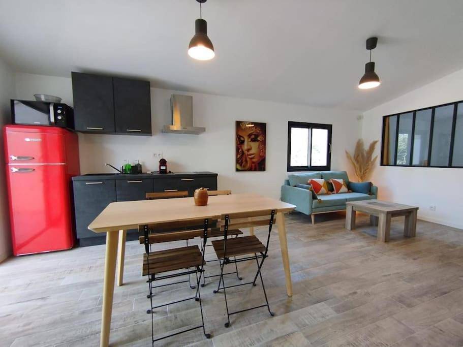 Appartement entier, Appartement avec jardin privatif in Cuers, Côte méditerranéenne (France)