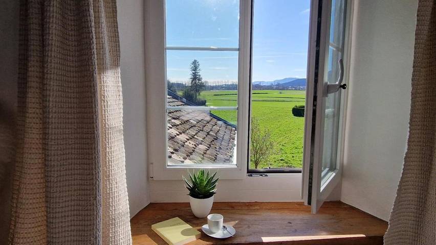 Chambre d’hôte pour 2 personnes, avec terrasse et vue à Le Landeron