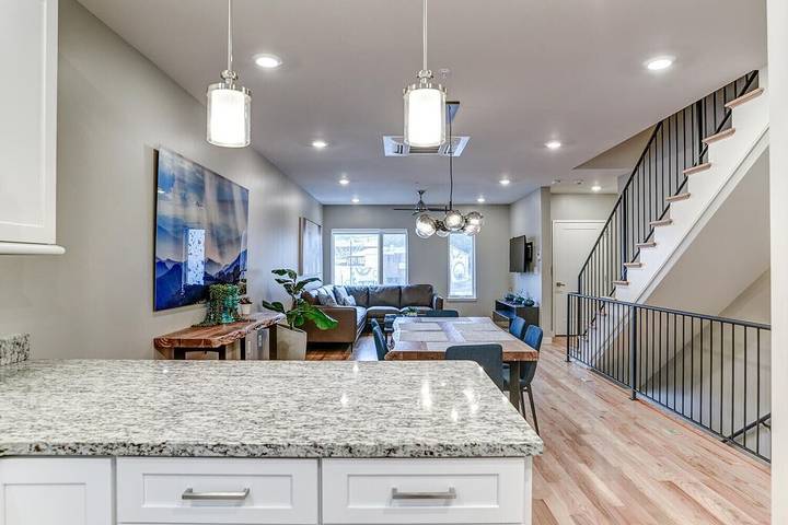 Villa for 6 people, with balcony in North Carolina