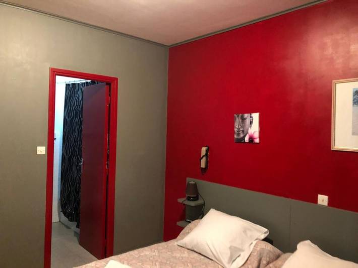 Hôtel pour 2 personnes, avec terrasse et jardin, animaux acceptés à Saint-Firmin