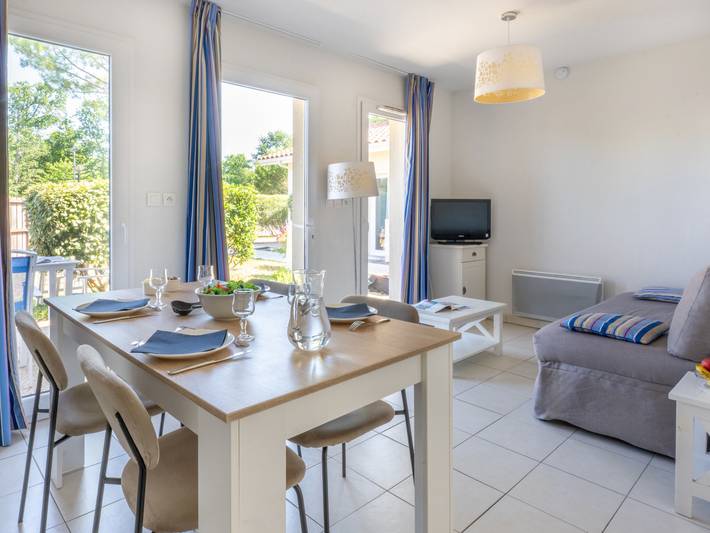 Gîte pour 4 personnes, avec bassin pour enfant et terrasse, animaux acceptés à Hourtin - 3