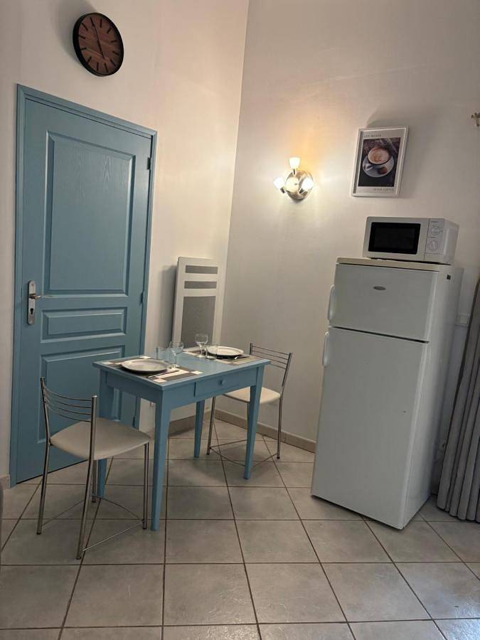 Appartement entier, Studio tout confort in La Crau, Côte méditerranéenne (France)