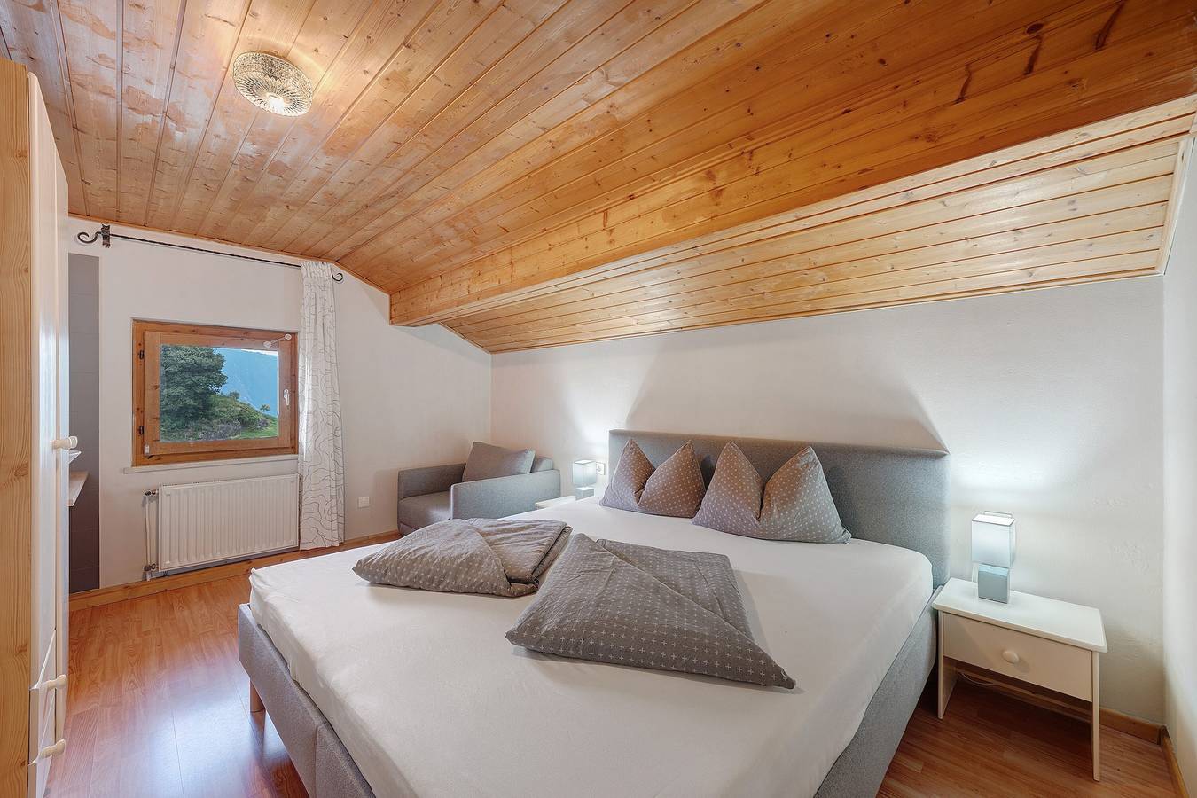 Ganze Wohnung, Ferienwohnung "Bergblick" mit Dachterrasse, Garten mit Pool in Völlan, Lana