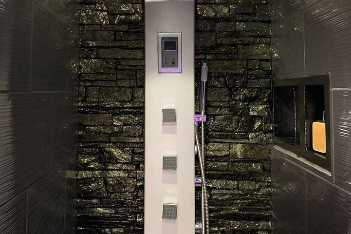 Location de vacances pour 2 personnes, avec jardin ainsi que jacuzzi et terrasse à Goussainville - 3