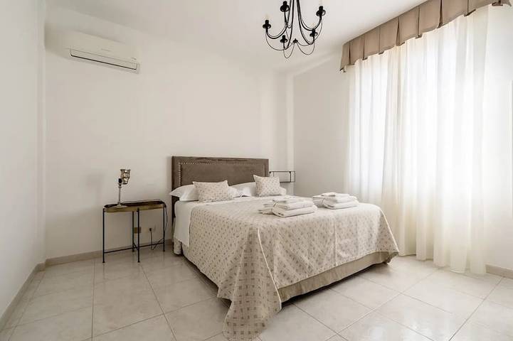 Entire apartment, Charming Penthouse with private terrace in Fasano, Salento
