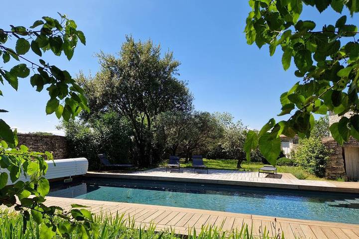 Location de vacances pour 10 personnes, avec piscine à Saint-Privat-de-Champclos