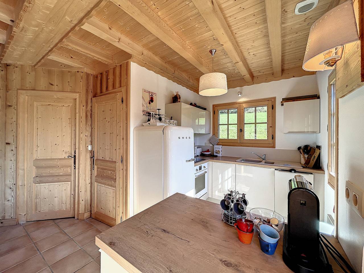 Appartement entier, Demi-chalet duplex proche télécabine avec Wifi in Combloux, Pays du Mont-Blanc