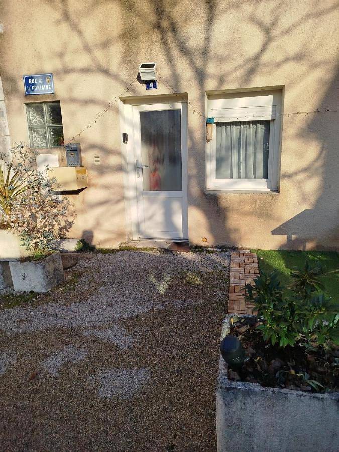 Gîte pour 4 personnes, avec terrasse, animaux acceptés à GY - 3