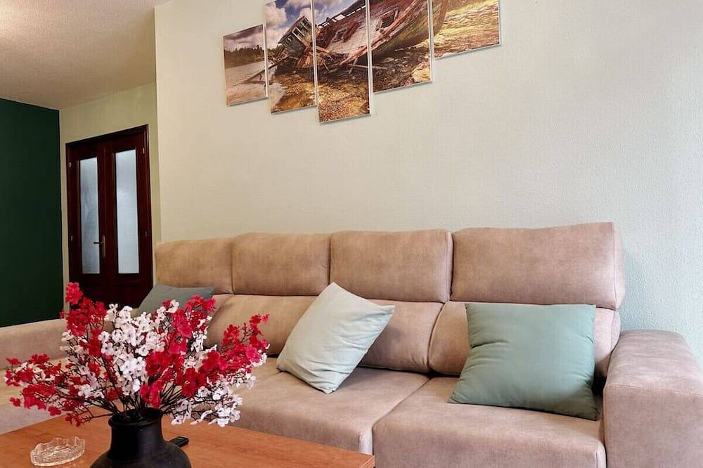 Apartamento entero, Apto céntrico con piscina - Cabo Quintres 12012 in Ajo, Bareyo