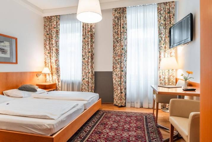 Hotel, mit Garten und Ausblick in Klosterneuburg - 2