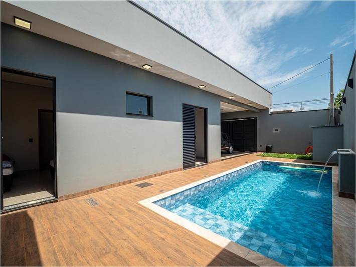 Casas e apartamentos de temporada para 5 pessoas, com piscina em Pirassununga