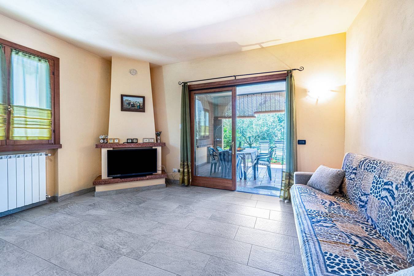 Entire apartment, Apartment 'Casa Caterina' with Lake View, Garden & Wi-Fi in Marone, Comune di Marone