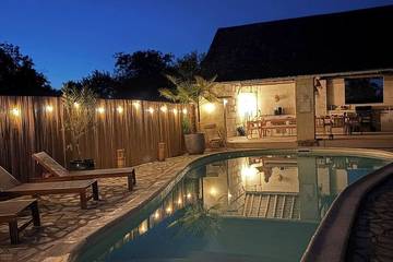 Location de vacances pour 14 personnes, avec jardin à Saint-Clément-des-Levées