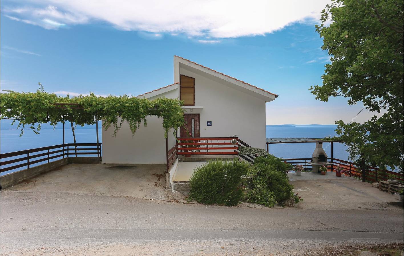 Geheel vakantieappartement, Vakantieappartement voor 7 personen met terras in Jesenice, Split-Dalmatië