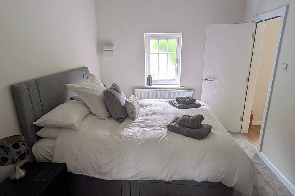 Detached luxurious 1 bed annexe, less than 5 mins walk into Milford on Sea in Milford-on-Sea, New Forest