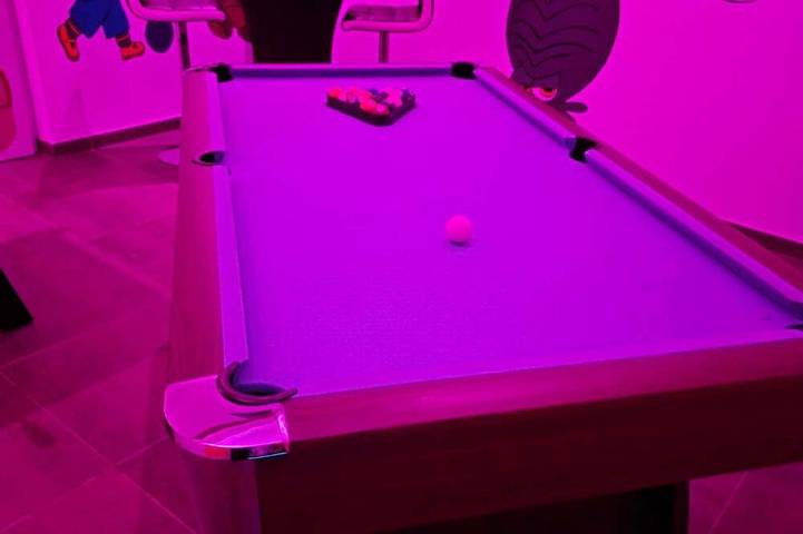 Location de vacances pour 8 personnes, avec terrasse ainsi que piscine et jardin à Sainte-Soulle