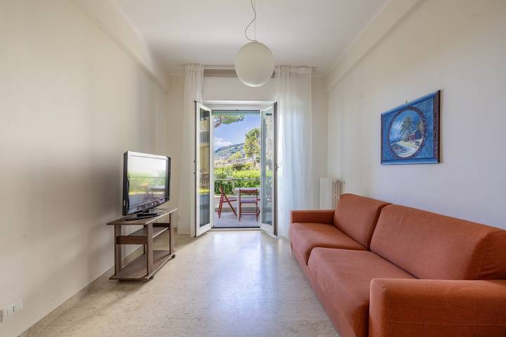Appartamento per 6 persone, con Terrazza e Giardino a Comune di Ospedaletti