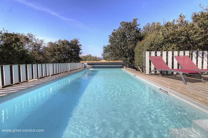 Gîte pour 2 personnes, avec Terrasse et Jardin ainsi que Piscine et Vue