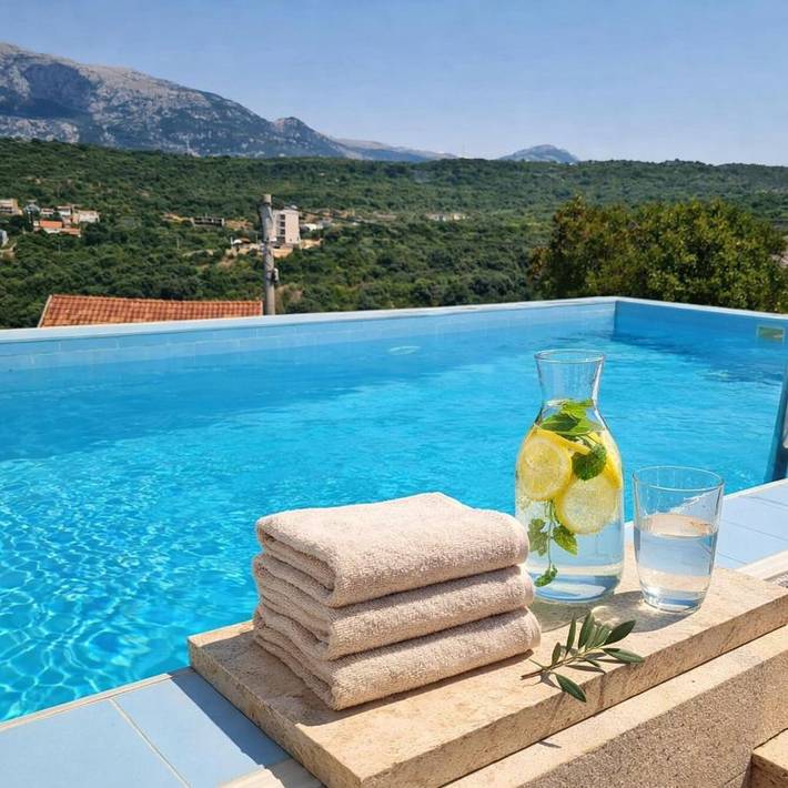 Villa für 11 Personen, mit Balkon und Terrasse sowie Garten und Pool in Montenegro - 3