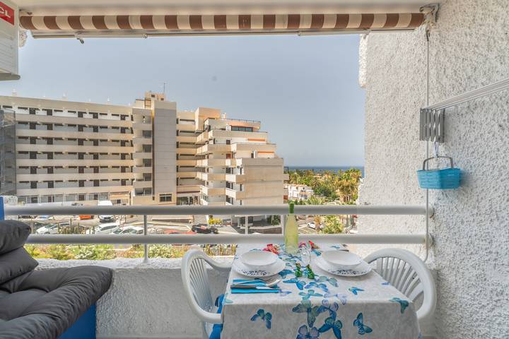 Estudio entero, Estudio vacacional 'Sissy' con vistas al mar, Wi-Fi y aire acondicionado in San Eugenio Alto, Adeje