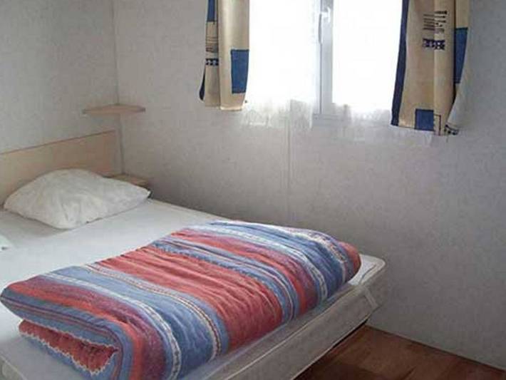 Mobil home pour 6 personnes, avec piscine et terrasse, animaux acceptés à Vairé - 4