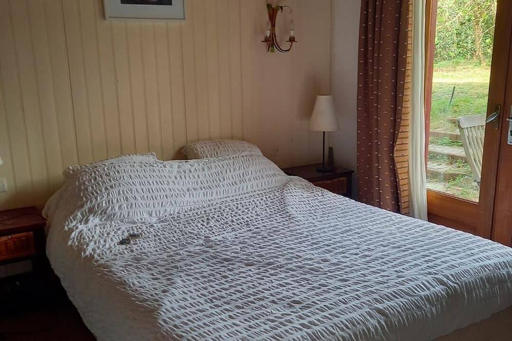 Chalet Rousseau Style Villa in La Vigne in Cap Ferret Sleeps 14 in Lège-Cap-Ferret, Région d'Arcachon