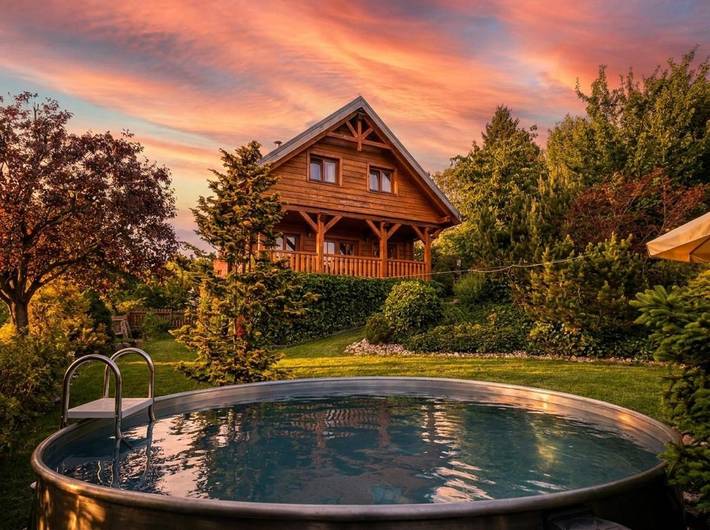 Domek letniskowy dla 9 osób, z Balkon i Taras oraz Ogród i Basen w Blansko