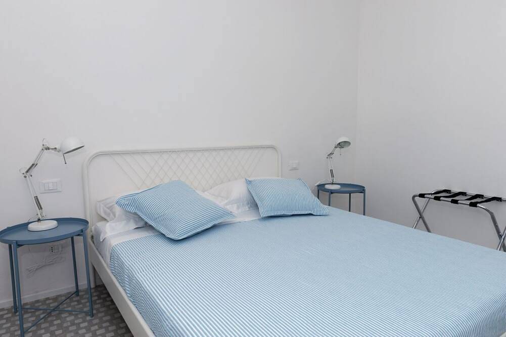 \"Torretta\": Sea View, Terraces, Pool, Tennis, Ac + private parking in Lerici! in Lerici Municipality, Natural Park of Montemarcello-Magra-Vara